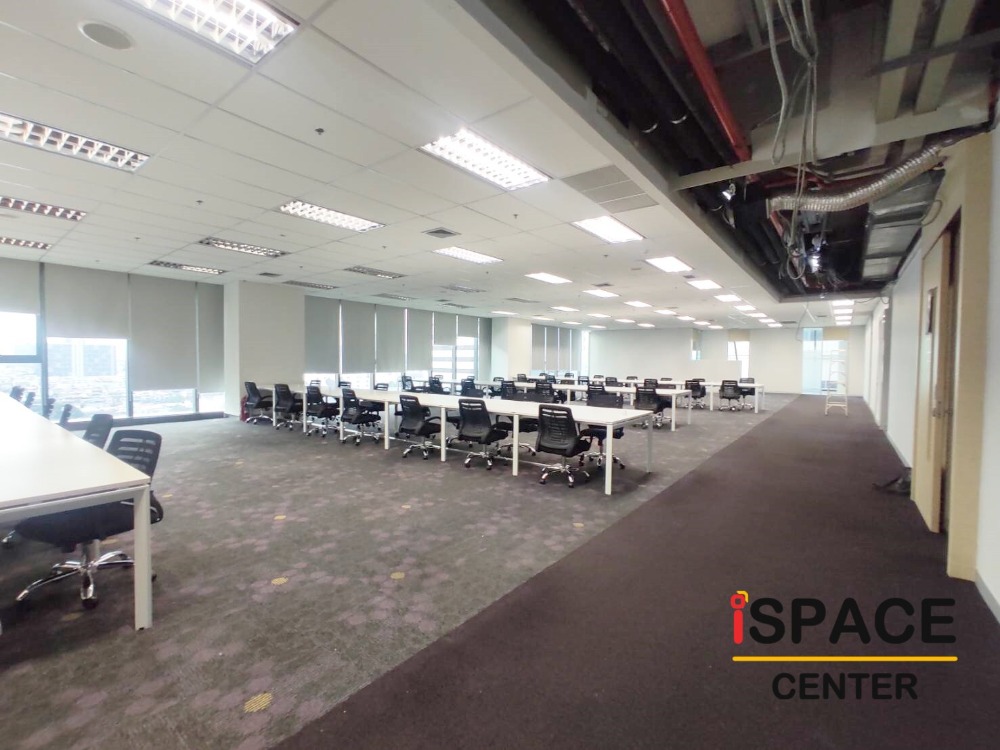 For RentOfficeRama9, Petchburi, RCA : Office for rent, next to MRT Rama 9, good view, already partitioned, decorated, ready to work, no blocked view, complete facilities, in the CBD Zone