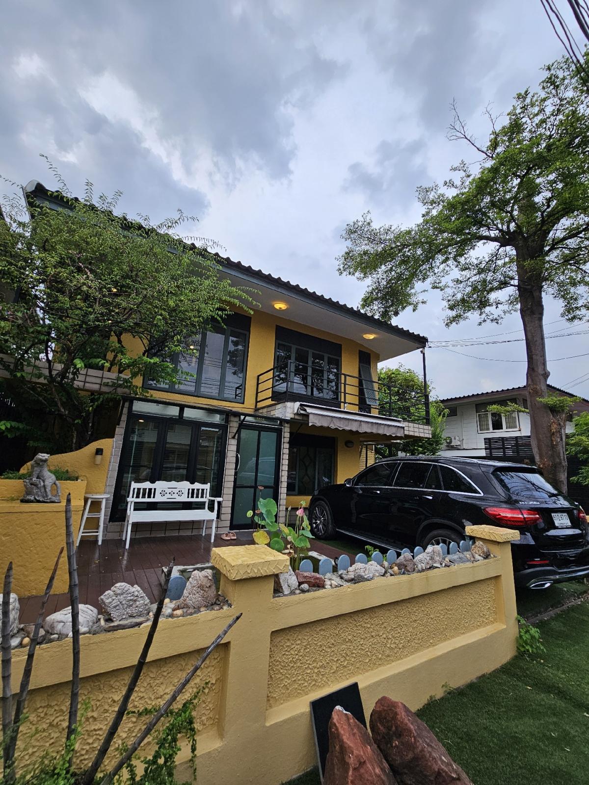 For SaleHouseSeri Thai, Ramkhamhaeng Nida : ‼️Chic House For Sale ‼️Looking 🥰for a Stylish and Cozy Home?  near  NIDA , Navamin Road and Serithai Road