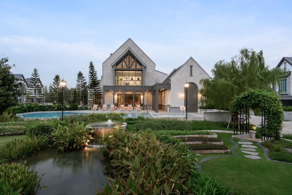 ขายบ้านลาดกระบัง สุวรรณภูมิ : 🎉𝐒𝐔𝐏𝐄𝐑 𝐃𝐄𝐀𝐋🎉สราญสิริ-รามคำแหง บ้านสวยสไตล์ 𝐌𝐨𝐝𝐞𝐫𝐧 𝐅𝐚𝐫𝐦𝐡𝐨𝐮𝐬𝐞 ใกล้รถไฟฟ้า เริ่มต้นเพียง 𝟕.𝟗𝟗 ล้าน* โทร📱𝟎𝟔𝟐-𝟓𝟐𝟔-𝟔𝟓𝟗𝟎