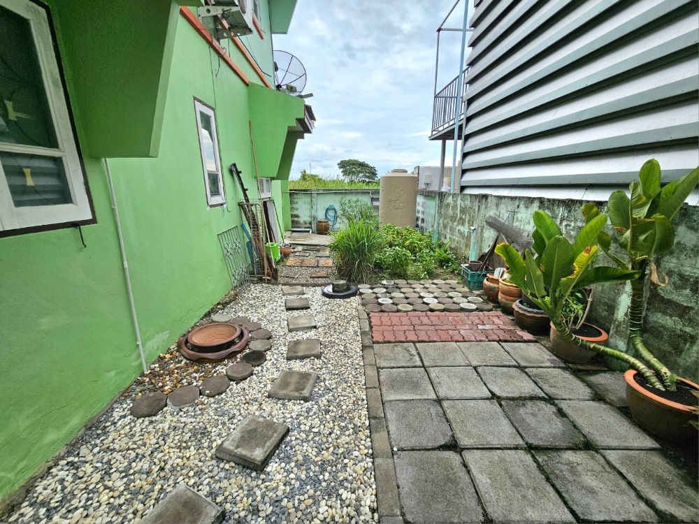 ขายบ้านมีนบุรี-ร่มเกล้า : ขาย บ้านเดี่ยว 2 ชั้น 4 ห้องนอน 51 ตารางวา หมู่บ้าน พนาสนธิ์ การ์เด้นโฮม 2 ถนนเลียบวารี 79 เขตหนองจอก กรุงเทพมหานคร