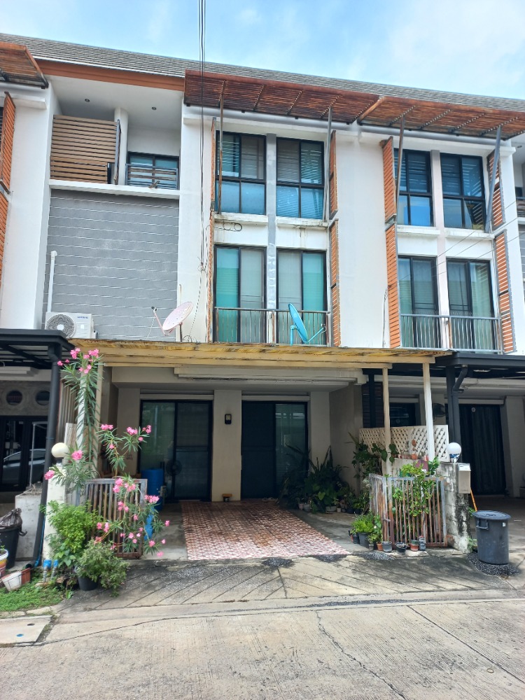 ขายทาวน์โฮมเกษตร นวมินทร์ ลาดปลาเค้า : ทาวน์โฮม อารียา โมวา 3 ชั้น เกษตร-นวมินทร์ ลาดปลาเค้า ขาย 4.1 ล้านบาท