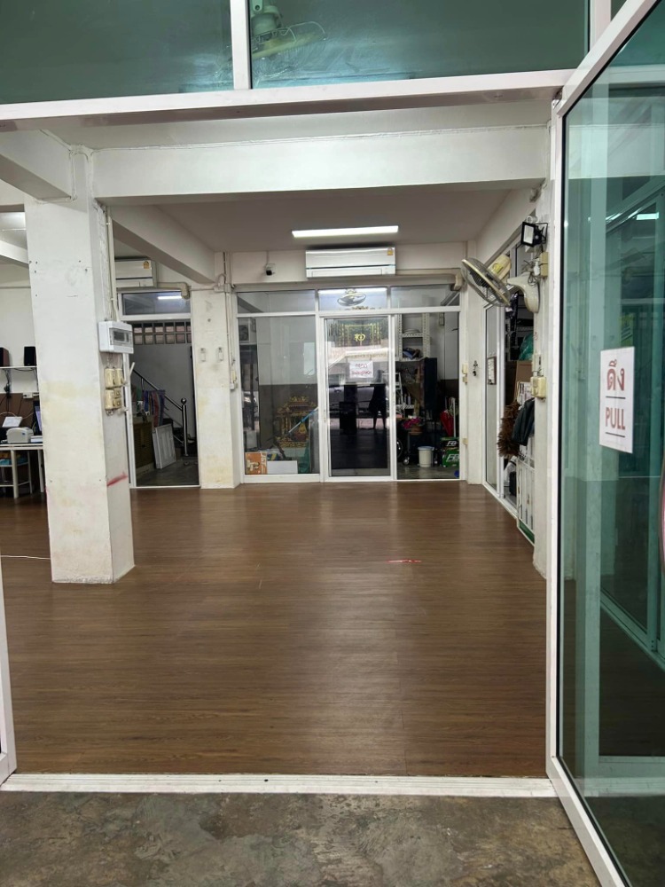 For RentOfficeRatchathewi,Phayathai : BS1474, 1st floor space for rent, size 100 sq m., Ratchathewi area, near expressway, suitable for an office.