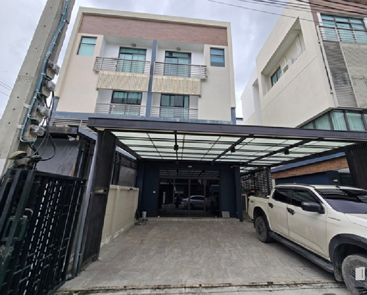 For RentHome OfficeYothinpattana,CDC : For Rent Office building for rent/office 4.5 floors Nirvana project Kaset-Nawamin Road next to Lertlah School / usable area over 363 square meters, air-conditioned on every floor / with office furniture / good location, on the main road, near the expressw