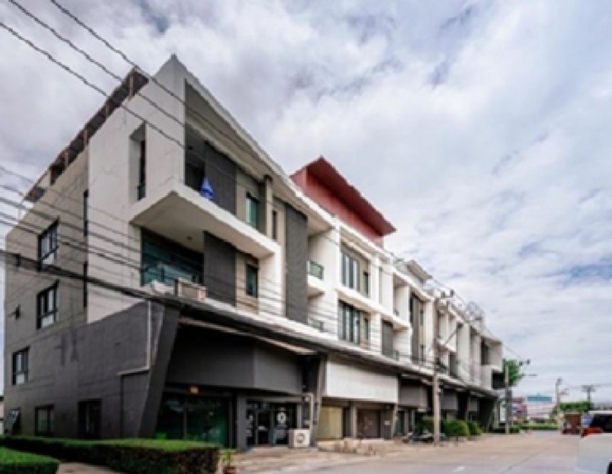 ให้เช่าโฮมออฟฟิศเลียบทางด่วนรามอินทรา : For Rent ให้เช่าอาคารพาณิชย์ 4.5 ชั้น 2 คูหา ตีทะลุ โครงการ บี อเวนิว วัชรพล ริมถนนสุขาภิบาล 5 อาคารตกแต่งหรูมาก ตกแต่งสวย / ติดแอร์ 3 เครื่อง / เหมาะเป็นสำนักงาน , Studio , เสริมความงาม , อื่น ๆ / จดบริษัทได้