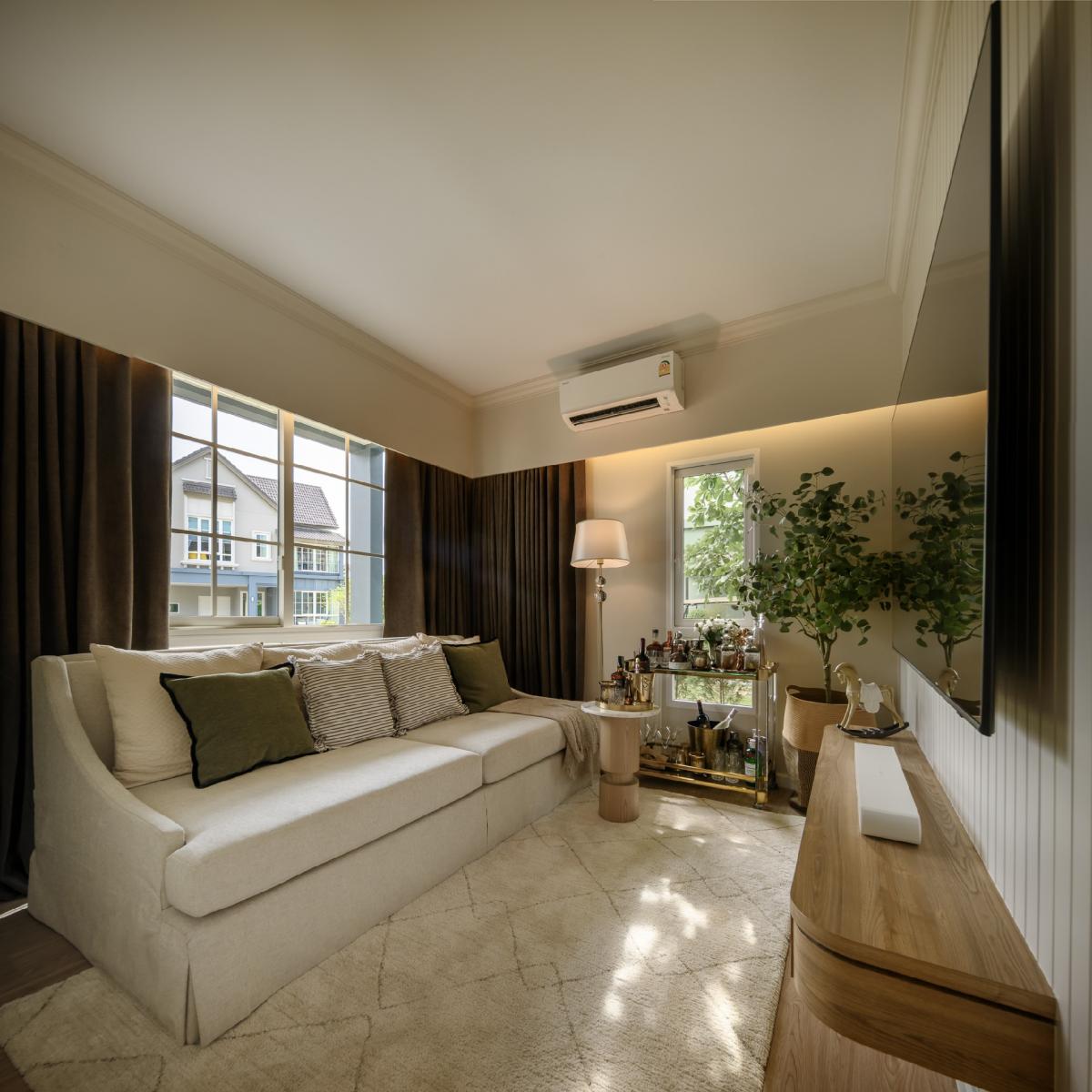 ขายบ้านสมุทรปราการ สำโรง : 🔥𝗦𝗛𝗢𝗖𝗞 𝐃𝐄𝐀𝐋🔥 ขาย!!! 🏡 สราญสิริ ศรีนครินทร์ แพรกษา จาก 𝐬𝐚𝐧𝐬𝐢𝐫𝐢 บ้านเดี่ยวสุดหรู ส่วนกลางใหญ่ที่สุดในย่านนี้ ใกล้ 𝐁𝐓𝐒 สายสีเขียวสุขุมวิท 𝟒 ห้องนอน 𝟒 ห้องน้ำ ขนาด 𝟓𝟕ตร.ว. ราคาเริ่มต้นเพียง 𝟕.𝟒𝟗 ล้านบาท * 📱𝟎𝟔𝟏-𝟒𝟓𝟎𝟎𝟗𝟒𝟒 🐕‍🦺🐱