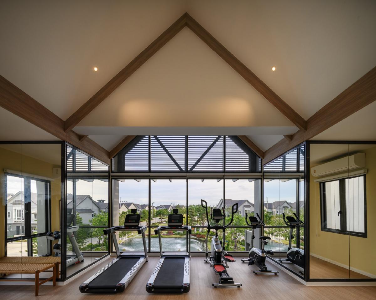 For SaleHouseSamut Prakan,Samrong : 🔥 For sale!!! 🏡 Saransiri Srinakarin Phraeksa from 𝐬𝐚𝐧𝐬𝐢𝐫𝐢 Luxurious single-family home, the largest common area in this area, near BTS Green Line Sukhumvit, 4 bedrooms, 4 bathrooms, size 88.30 sq.w., starting price only 10.79 million ba