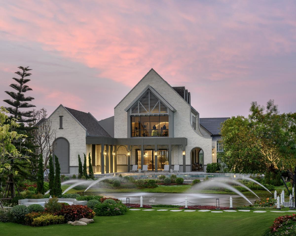 For SaleHouseSamut Prakan,Samrong : 🔥 For sale!!! 🏡 Saransiri Srinakarin Phraeksa from 𝐬𝐚𝐧𝐬𝐢𝐫𝐢 Luxurious single-family home, the largest common area in this area, near BTS Green Line Sukhumvit, 4 bedrooms, 4 bathrooms, size 88.30 sq.w., starting price only 10.79 million ba