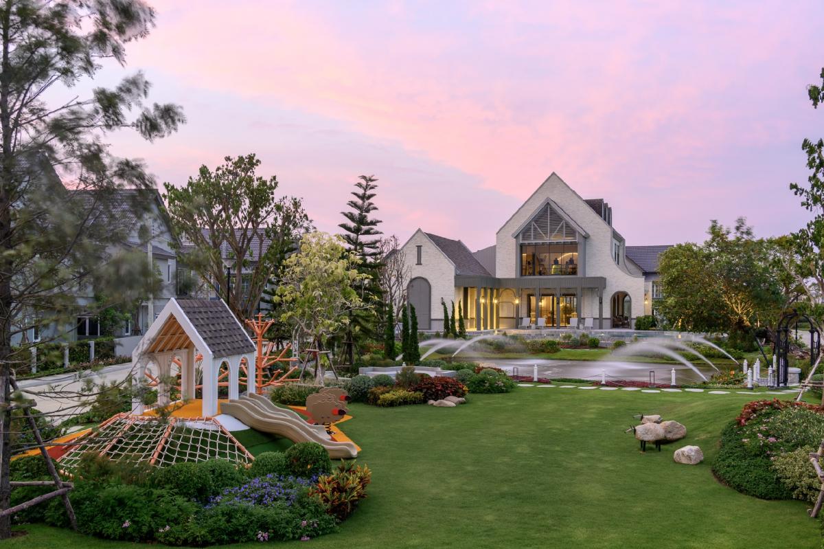 For SaleHouseSamut Prakan,Samrong : 🔥 For sale!!! 🏡 Saransiri Srinakarin Phraeksa from 𝐬𝐚𝐧𝐬𝐢𝐫𝐢 Luxurious single-family home, the largest common area in this area, near BTS Green Line Sukhumvit, 4 bedrooms, 4 bathrooms, size 88.30 sq.w., starting price only 10.79 million ba