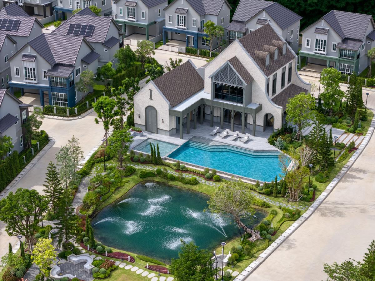 For SaleHouseSamut Prakan,Samrong : 🔥 For sale!!! 🏡 Saransiri Srinakarin Phraeksa from 𝐬𝐚𝐧𝐬𝐢𝐫𝐢 Luxurious single-family home, the largest common area in this area, near BTS Green Line Sukhumvit, 4 bedrooms, 4 bathrooms, size 88.30 sq.w., starting price only 10.79 million ba