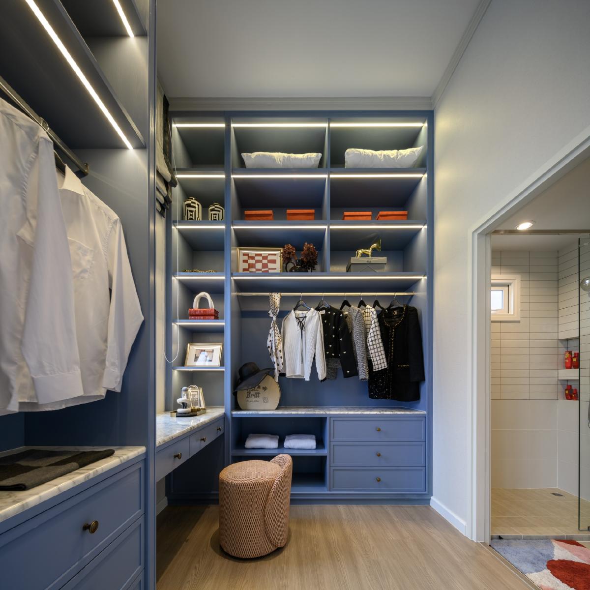 For SaleHouseSamut Prakan,Samrong : 🔥 For sale!!! 🏡 Saransiri Srinakarin Phraeksa from 𝐬𝐚𝐧𝐬𝐢𝐫𝐢 Luxurious single-family home, the largest common area in this area, near BTS Green Line Sukhumvit, 4 bedrooms, 4 bathrooms, size 88.30 sq.w., starting price only 10.79 million ba