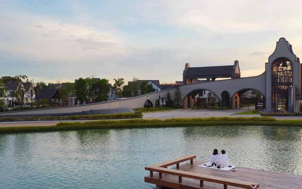 For SaleHouseSamut Prakan,Samrong : 🔥SOLD OUT🔥 For sale!!! 🏡 Saransiri Bangna from 𝐬𝐚𝐧𝐬𝐢𝐫𝐢 New design single house, luxury lakeside, near Bangna Expressway, 4 bedrooms, 3 bathrooms, size 50.80 sq.w., starting price only𝟔.𝟓𝟗  million baht *📱𝟎𝟔𝟏-𝟒𝟓𝟎𝟎𝟗𝟒𝟒