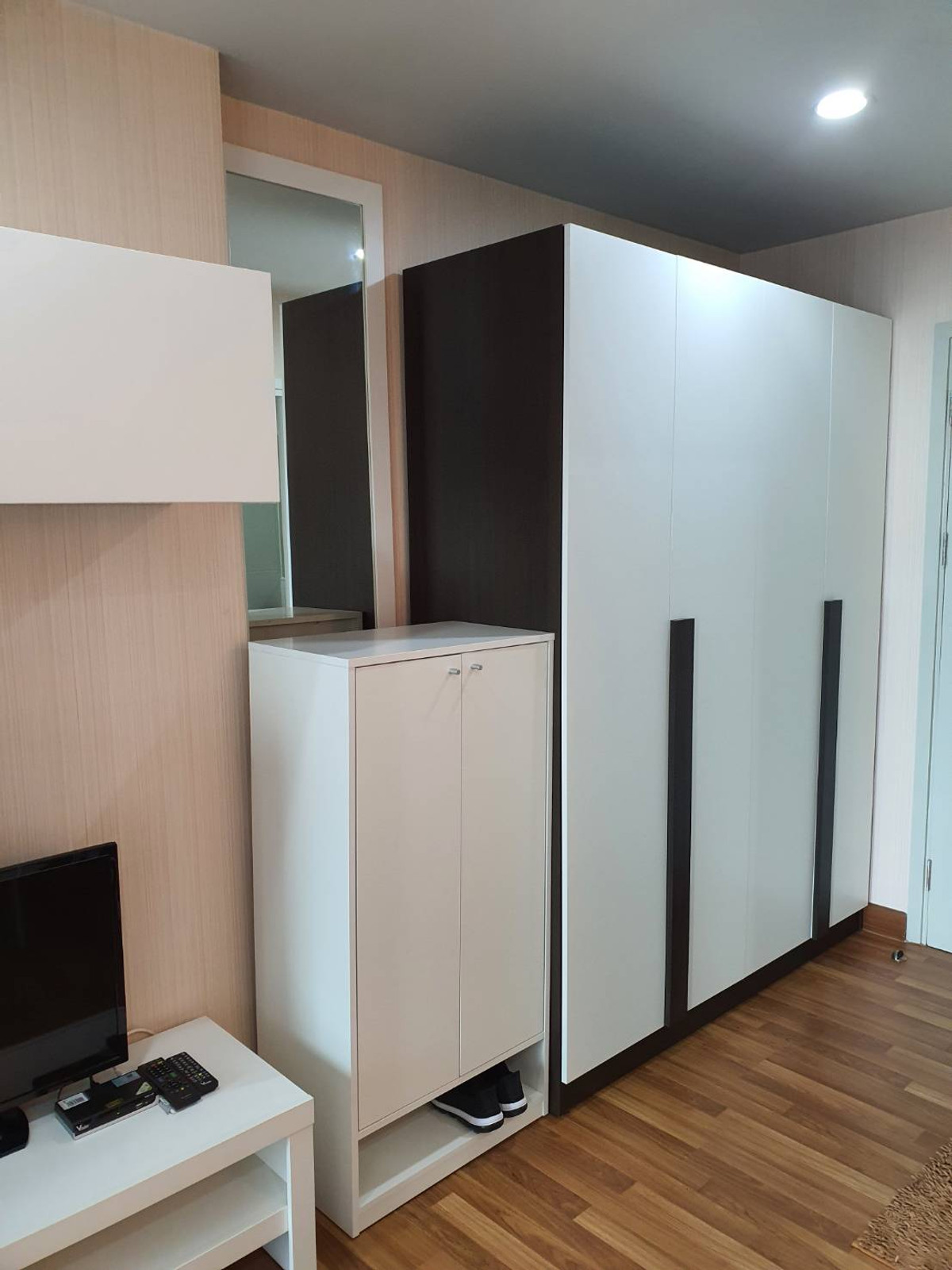 For RentCondoBang Sue, Wong Sawang, Tao Pun : Condo for rent, Regent Home Bang Son Phase 27, beautiful room, Building B, 24th floor, open view, north, rent 8,000 baht 