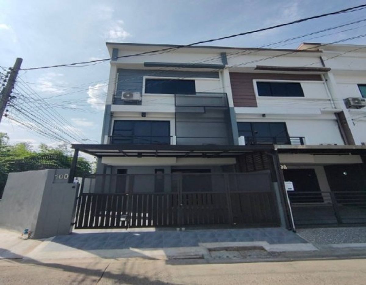ให้เช่าสำนักงานเกษตร นวมินทร์ ลาดปลาเค้า : โทร. 081-632-0632 ให้เช่าHome Office 3 ชั้น ซอยลาดปลาเค้า 72 / รีโนเวทใหม่ มีพื้นที่ด้านข้าง / ไม่มีเฟอร์นิเจอร์ / แอร์ 3 เครื่อง / อยู่อาศัย หรือ Home Office จดบริษัทได้