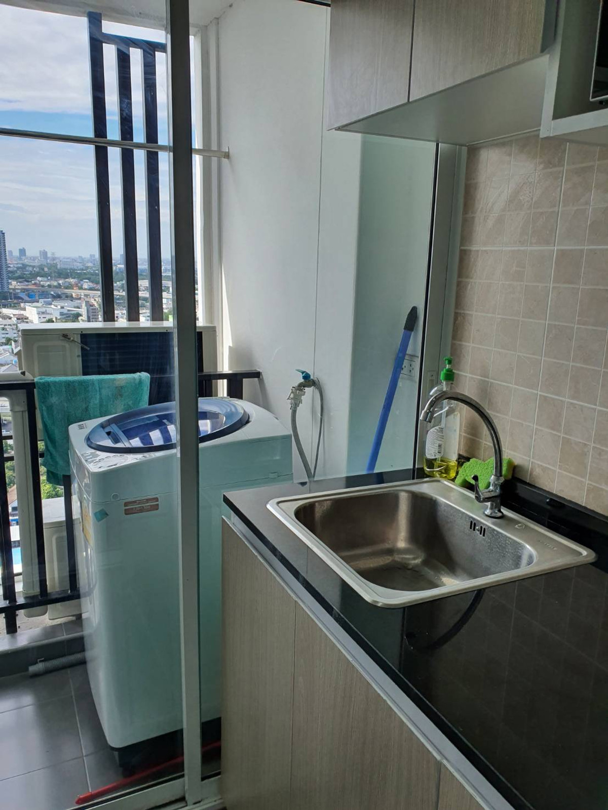 For RentCondoBang Sue, Wong Sawang, Tao Pun : Condo for rent, Regent Home Bang Son Phase 27, beautiful room, Building B, 24th floor, open view, north, rent 8,000 baht 