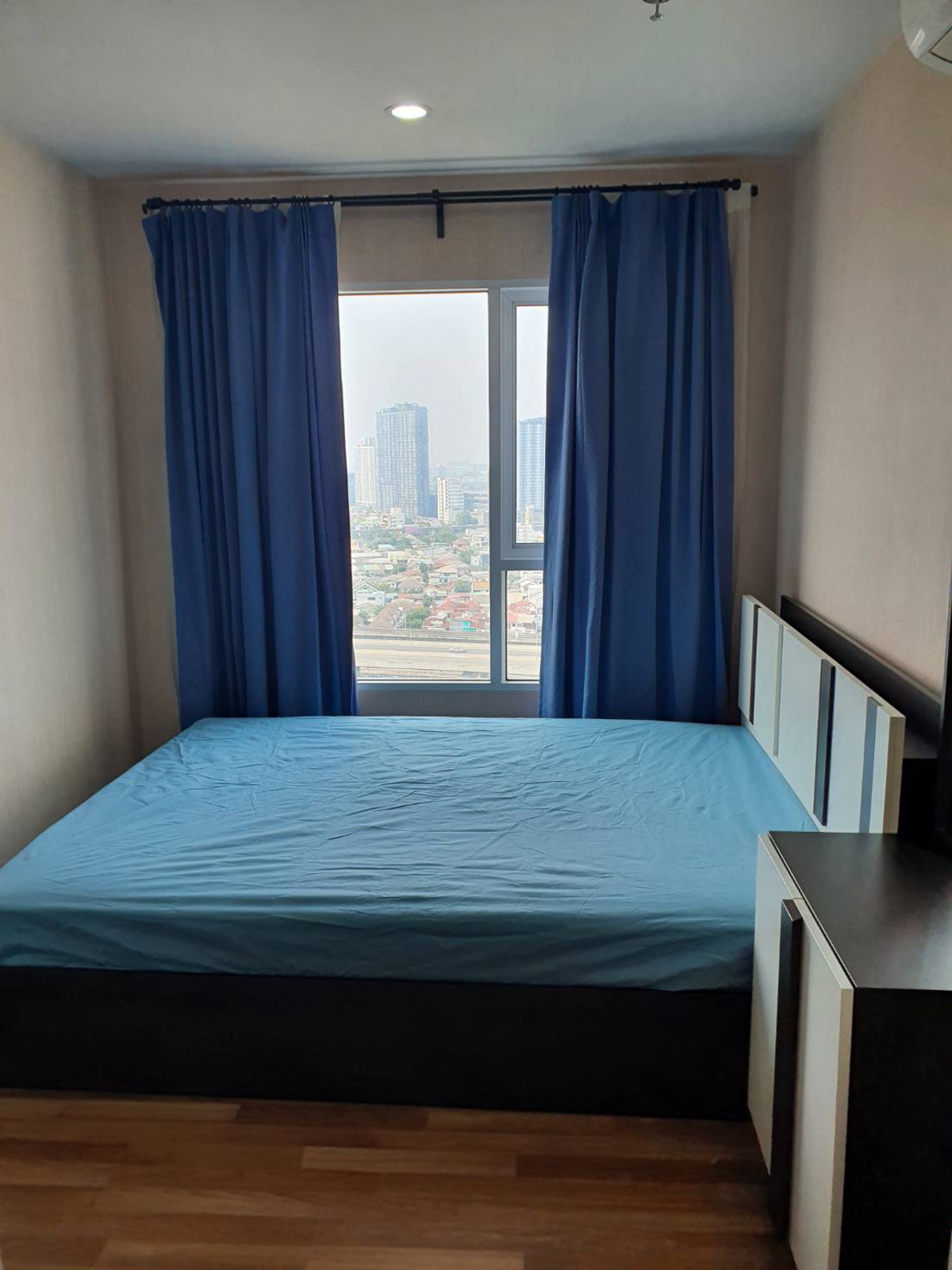 For RentCondoBang Sue, Wong Sawang, Tao Pun : Condo for rent, Regent Home Bang Son Phase 27, beautiful room, Building B, 24th floor, open view, north, rent 8,000 baht 