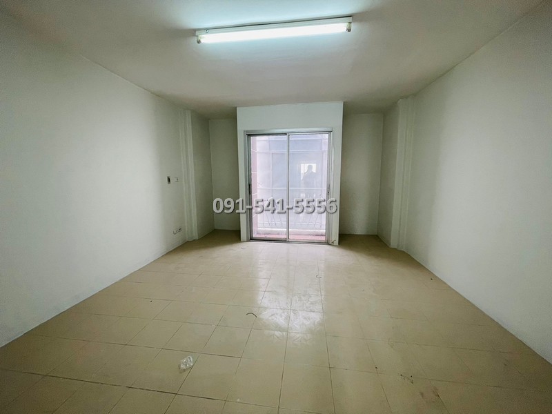 ขายทาวน์โฮมมีนบุรี-ร่มเกล้า : ขายทาวน์โฮม 3 ชั้น 17.9 ตรว ริมถนนสามวา ขายพร้อมผู้เช่า อยู่ปากซอยสามวา 21 ใกล้โลตัส มีนบุรี