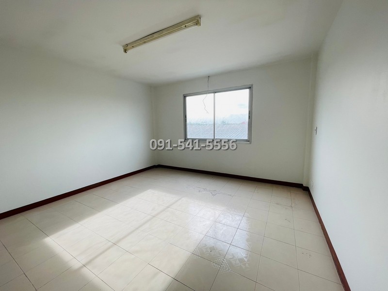 ขายทาวน์โฮมมีนบุรี-ร่มเกล้า : ขายทาวน์โฮม 3 ชั้น 17.9 ตรว ริมถนนสามวา ขายพร้อมผู้เช่า อยู่ปากซอยสามวา 21 ใกล้โลตัส มีนบุรี