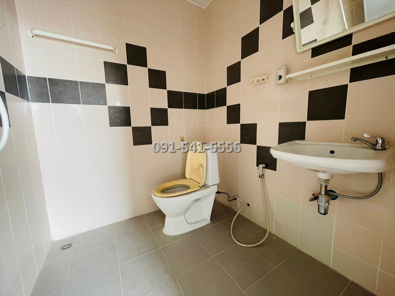 ขายทาวน์โฮมมีนบุรี-ร่มเกล้า : ขายทาวน์โฮม 3 ชั้น 17.9 ตรว ริมถนนสามวา ขายพร้อมผู้เช่า อยู่ปากซอยสามวา 21 ใกล้โลตัส มีนบุรี