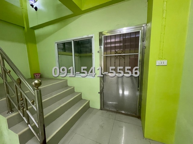 ขายอาคารพาณิชย์สระบุรี : ขายตึกแถว 3.5 ชั้น ตกแต่งใหม่พร้อมเข้าอยู่ 20 ตารางวา ริมถนนระพีพัฒน์ฝั่งซ้าย หนองแค สระบุรี