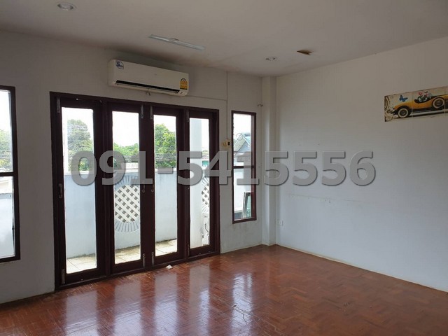 ขายทาวน์โฮมชะอำ เพชรบุรี : ขายทาวน์เฮ้าส์ 2 ชั้น เนื้อที่ 52 ตรว 4นอน 3น้ำ ติดหาดเจ้าสำราญ เมืองเพชรบุรี ทำเลดี เดินทางสะดวก