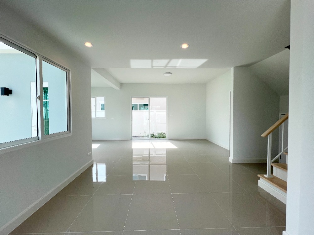 For SaleTownhomeBangna, Bearing, Lasalle : For sale: 2-storey townhouse, 4 bedrooms, Ariya The Village Bangna, Ring Road 4, near Mega Bangna, corner house, new, never lived in