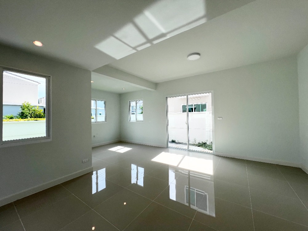 For SaleTownhomeBangna, Bearing, Lasalle : For sale: 2-storey townhouse, 4 bedrooms, Ariya The Village Bangna, Ring Road 4, near Mega Bangna, corner house, new, never lived in