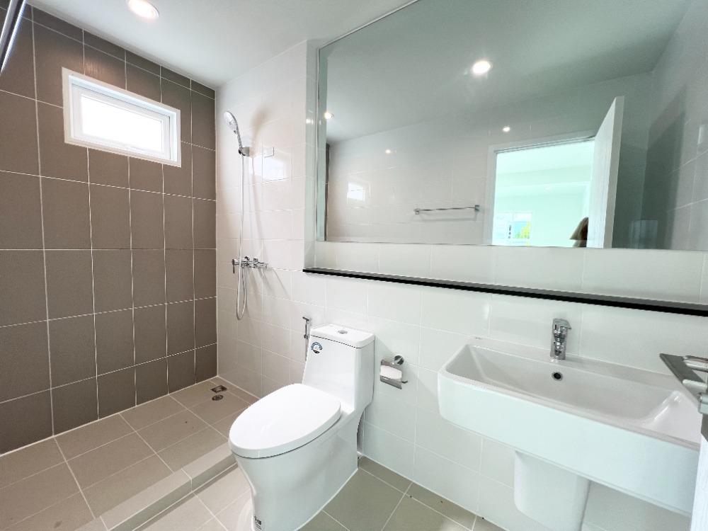 For SaleTownhomeBangna, Bearing, Lasalle : For sale: 2-storey townhouse, 4 bedrooms, Ariya The Village Bangna, Ring Road 4, near Mega Bangna, corner house, new, never lived in