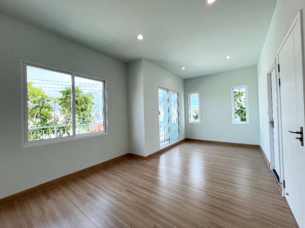 For SaleTownhomeBangna, Bearing, Lasalle : For sale: 2-storey townhouse, 4 bedrooms, Ariya The Village Bangna, Ring Road 4, near Mega Bangna, corner house, new, never lived in