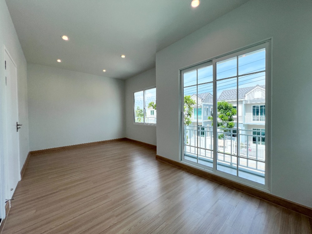 For SaleTownhomeBangna, Bearing, Lasalle : For sale: 2-storey townhouse, 4 bedrooms, Ariya The Village Bangna, Ring Road 4, near Mega Bangna, corner house, new, never lived in