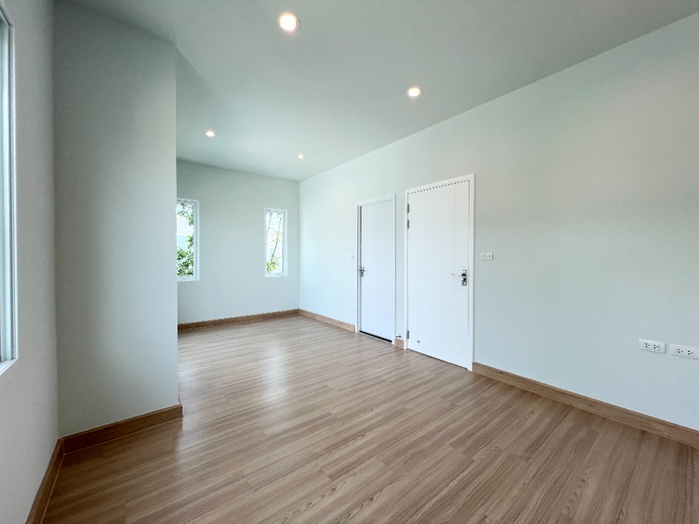 For SaleTownhomeBangna, Bearing, Lasalle : For sale: 2-storey townhouse, 4 bedrooms, Ariya The Village Bangna, Ring Road 4, near Mega Bangna, corner house, new, never lived in