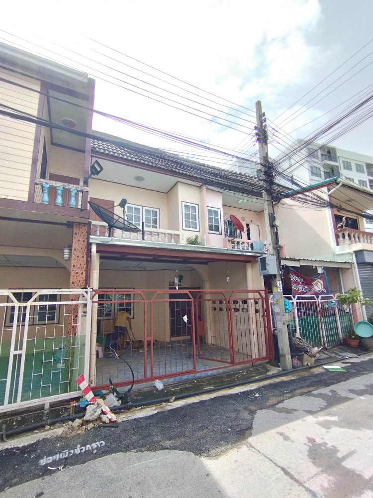 For SaleTownhomeChaengwatana, Muangthong : For sale: Townhouse, renovated, ready to move in, Traipsitchai Village, behind Pak Kret Market