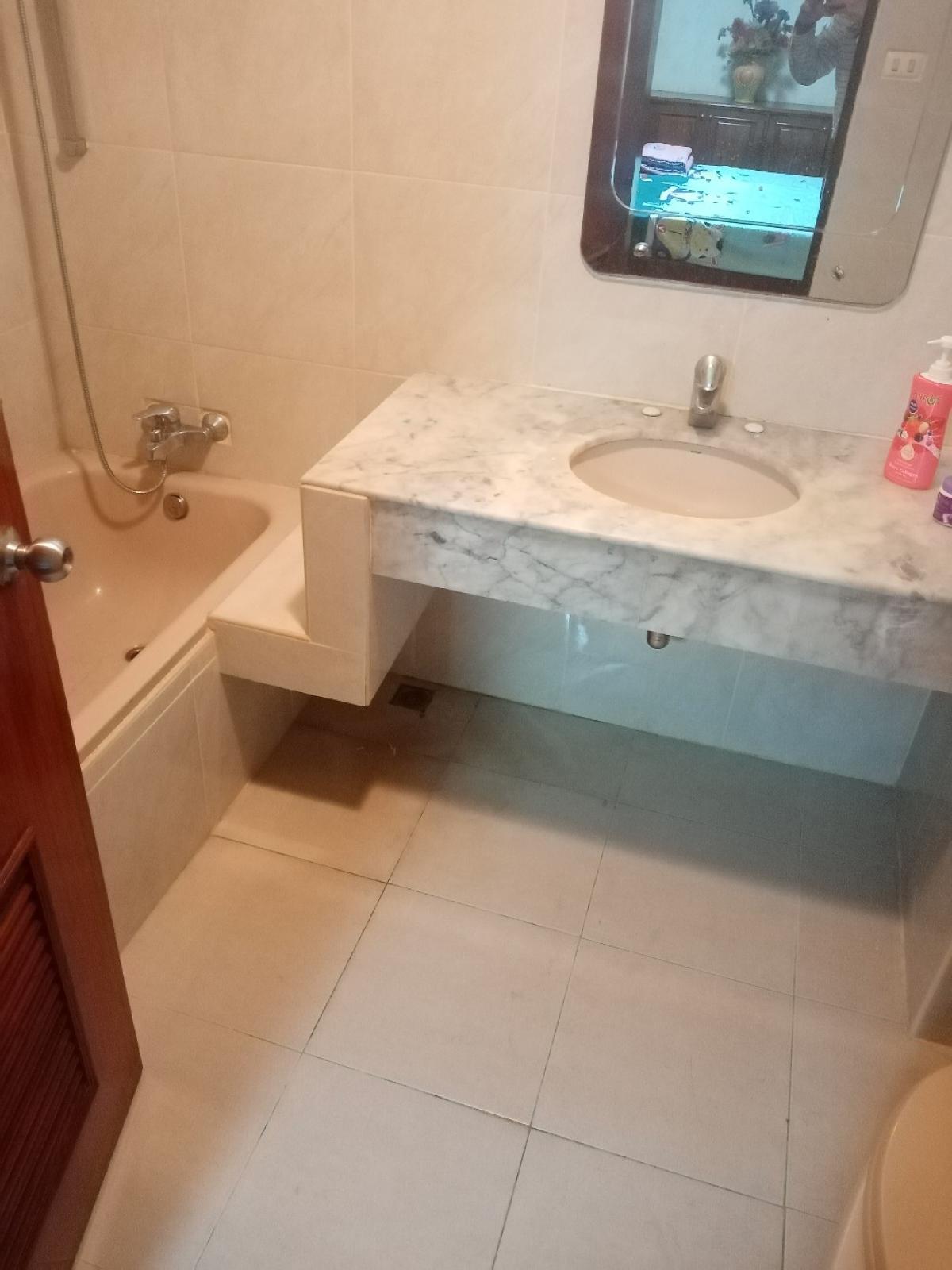 For RentCondoRama9, Petchburi, RCA : Petch 9 Tower 70 sq.m. Eng 中 日 Please add LINE ID @806qphgn o8415o5483