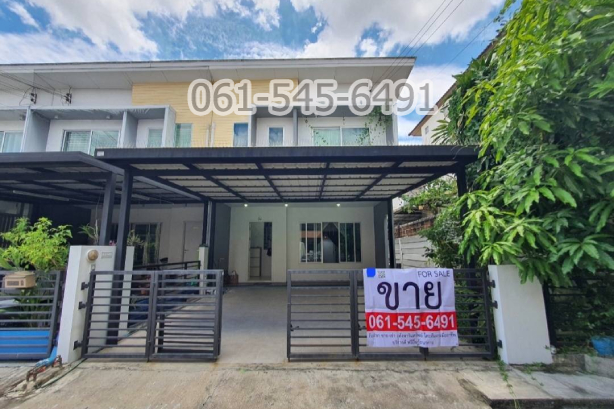 For SaleTownhomeSamut Prakan,Samrong : For sale: Townhouse The Connect 10 Bearing Station, end unit, near the park, good price