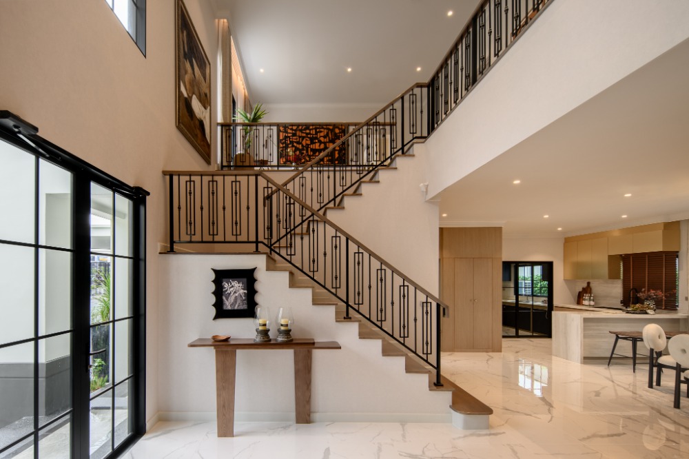 ขายบ้านลาดกระบัง สุวรรณภูมิ : 🔥 𝙎𝙃𝙊𝘾𝙆 𝘿𝙀𝘼𝙇 🔥 เศรษฐสิริ บางนา-สุวรรณภูมิ บ้านเดี่ยวสุดหรู สไตล์ โมเดิร์นคลาสสิค บนทำเลเศรษฐกิจแห่งใหม่ 𝟒ห้องนอน 𝟓ห้องน้ำ 𝟑𝟏𝟗 ตรม.เริ่ม 𝟏𝟓.𝟗𝟗 ล้าน*📱 𝟎𝟔𝟏-𝟒𝟓𝟎𝟎𝟗𝟒𝟒