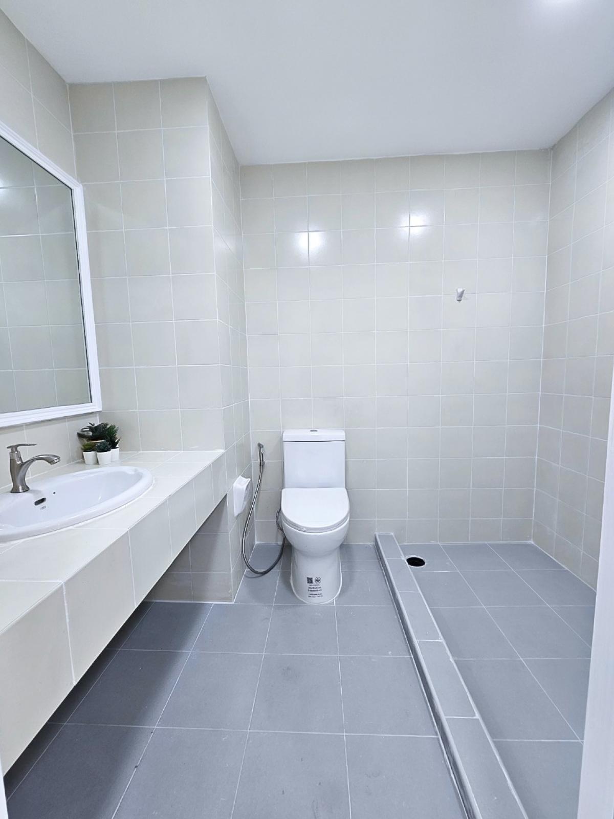 ขายคอนโดรามคำแหง หัวหมาก : 🔥ขายคอนโด ฝักข้าวโพด 2 ห้องนอน🔥💥1 ห้องรับแขก 1 ห้องน้ำ💥🌟อาคาร 1 รามคำแหง 40🌟