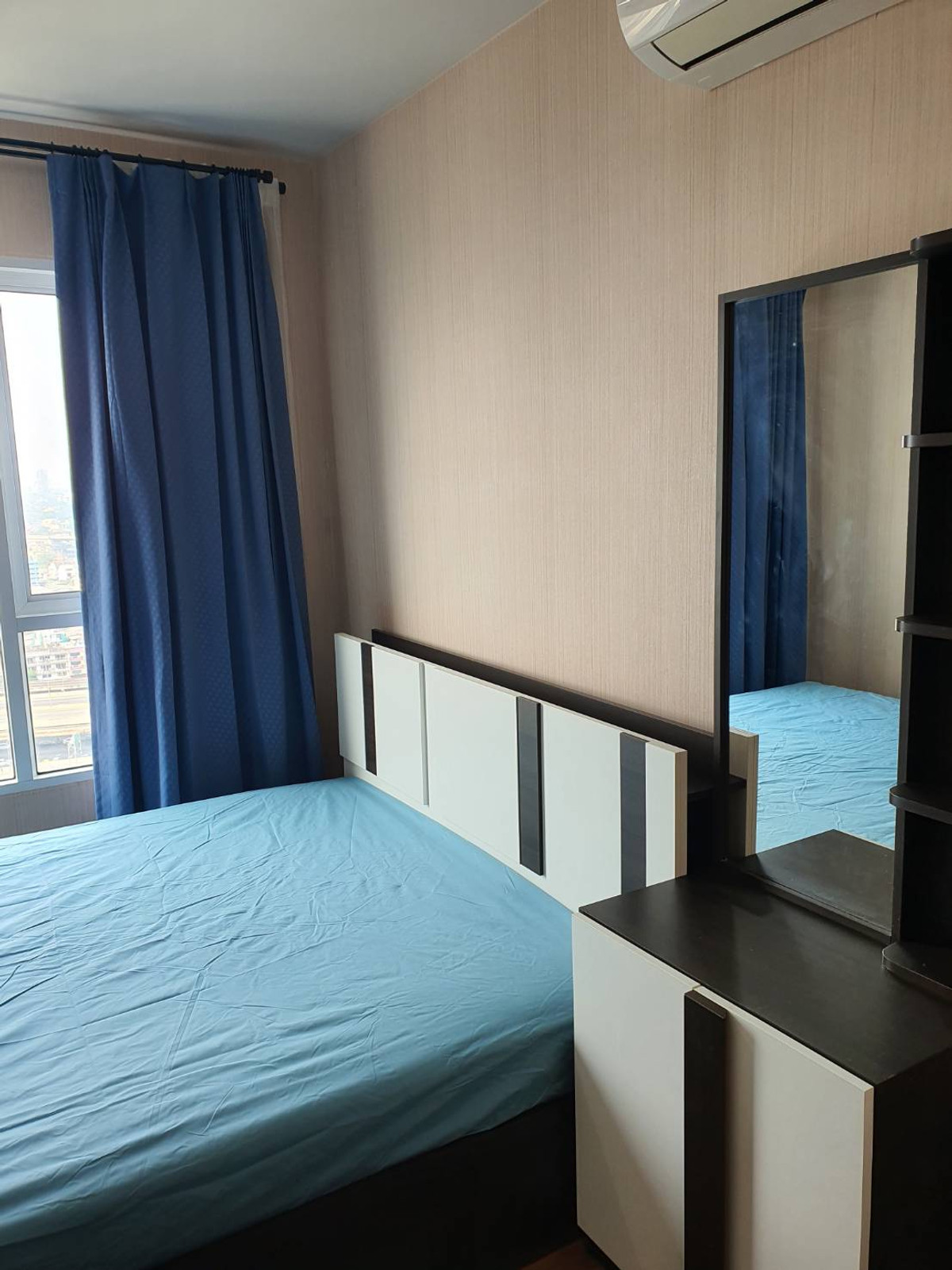 For RentCondoBang Sue, Wong Sawang, Tao Pun : Condo for rent, Regent Home Bang Son Phase 27, beautiful room, Building B, 24th floor, open view, north, rent 8,000 baht 