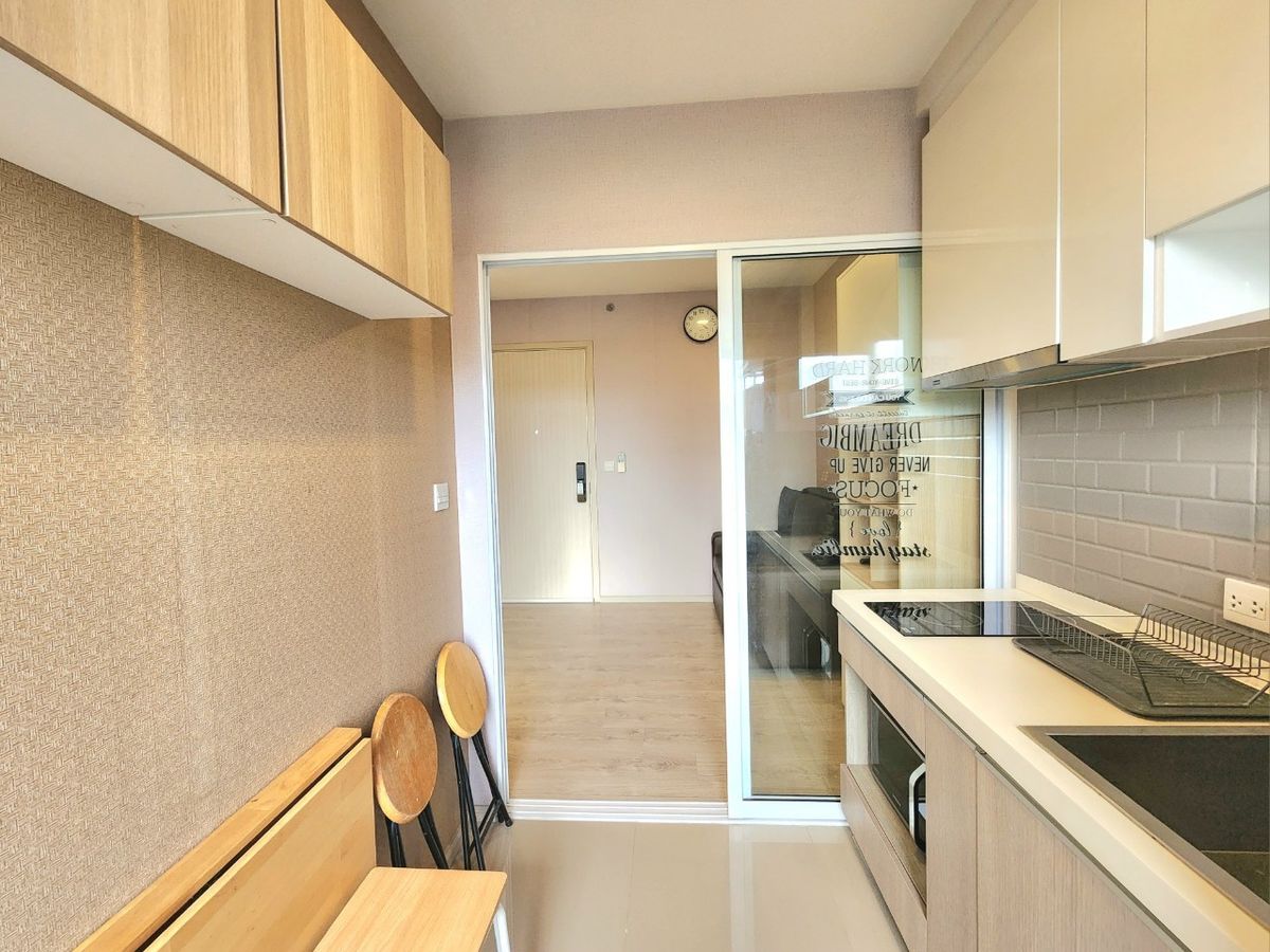 ขายคอนโดปิ่นเกล้า จรัญสนิทวงศ์ : ลดราคาโหด ขายห้องหายาก ทิศใต้ 32 ตารางเมตร **ขายพร้อมอยู่** ขาย The Tree จรัญ30 คอนโดทำเลศิริราช ยูนิตน้อยสุดส่วนตัว 12 ห้องต่อ 1 ชั้น สังคมดีมาก SN494.10