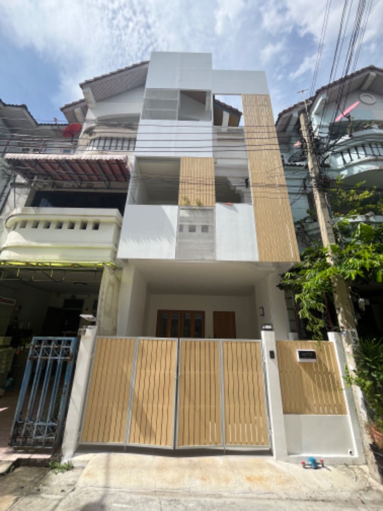 ขายทาวน์โฮมวิภาวดี ดอนเมือง หลักสี่ : ขายบ้านทาวเฮาส์ 3 ชั้น ทำเลดี รีโนเวทพร้อมอยู่