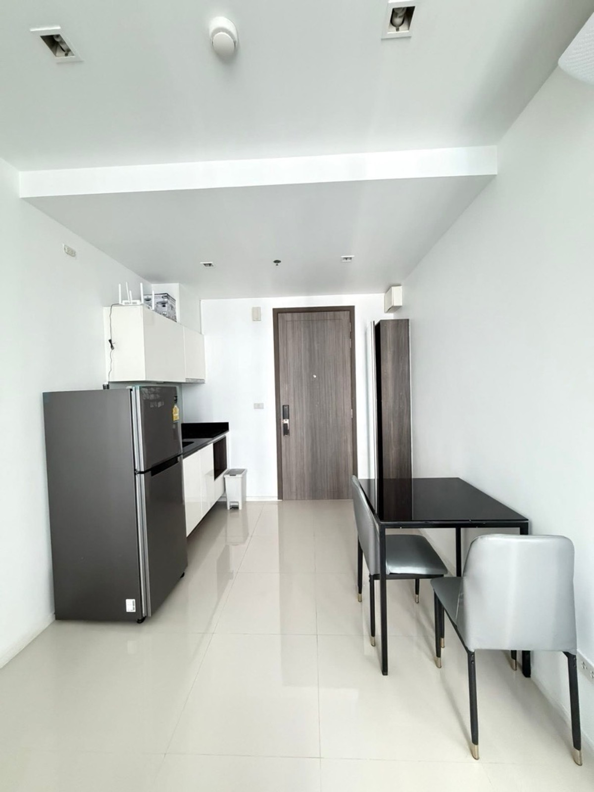 For RentCondoRatchadapisek, Huaikwang, Suttisan : Quinn Ratchada, very spacious room, 67 sq m, 2 bedrooms, rent only 32,000, near MRT Sutthisan, interested in making an appointment to view the room, Kaem 064-6696546 (you can add this number on Line)