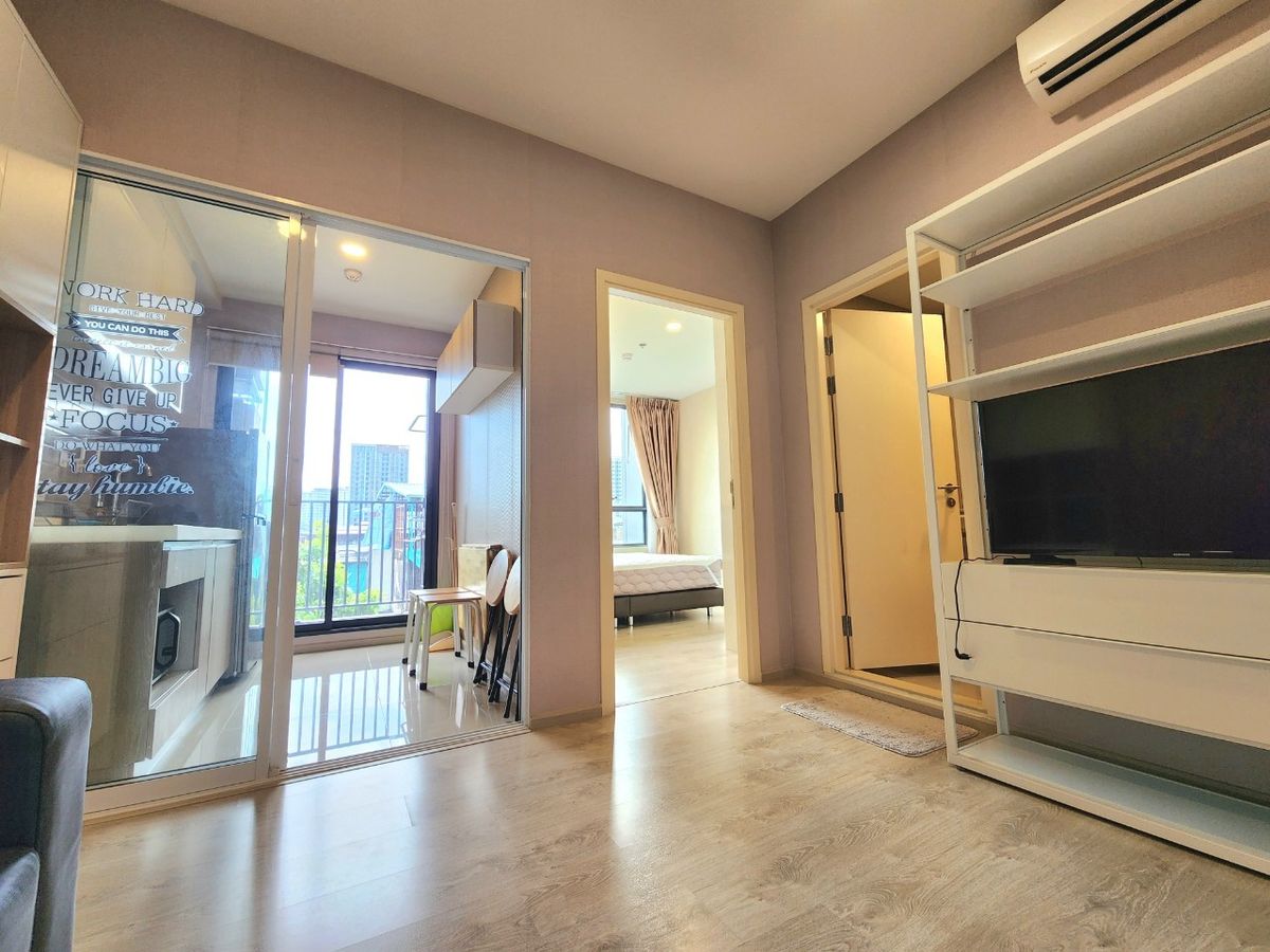 ขายคอนโดปิ่นเกล้า จรัญสนิทวงศ์ : ลดราคาโหด ขายห้องหายาก ทิศใต้ 32 ตารางเมตร **ขายพร้อมอยู่** ขาย The Tree จรัญ30 คอนโดทำเลศิริราช ยูนิตน้อยสุดส่วนตัว 12 ห้องต่อ 1 ชั้น สังคมดีมาก SN494.10