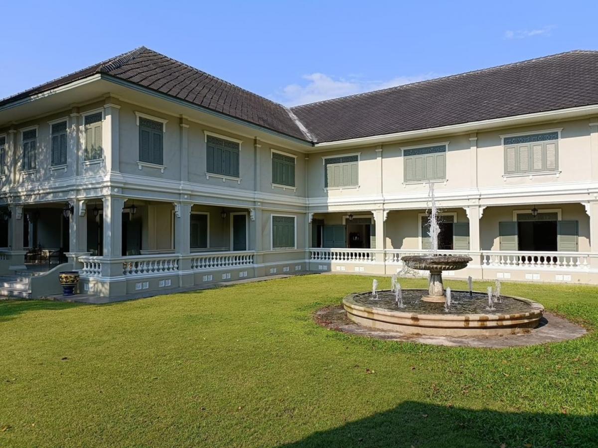 For SaleHouseMahachai Samut Sakhon : 📢👇 For sale / rent 2 houses on 3 rai of land, Colonial style and California style, located in Krathum Baen District, Samut Sakhon