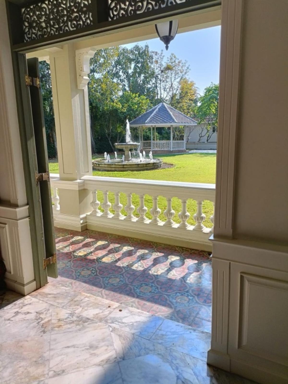 For RentHouseMahachai Samut Sakhon : 📢👇 For sale / rent 2 houses on 3 rai of land, Colonial style and California style, located in Krathum Baen District, Samut Sakhon