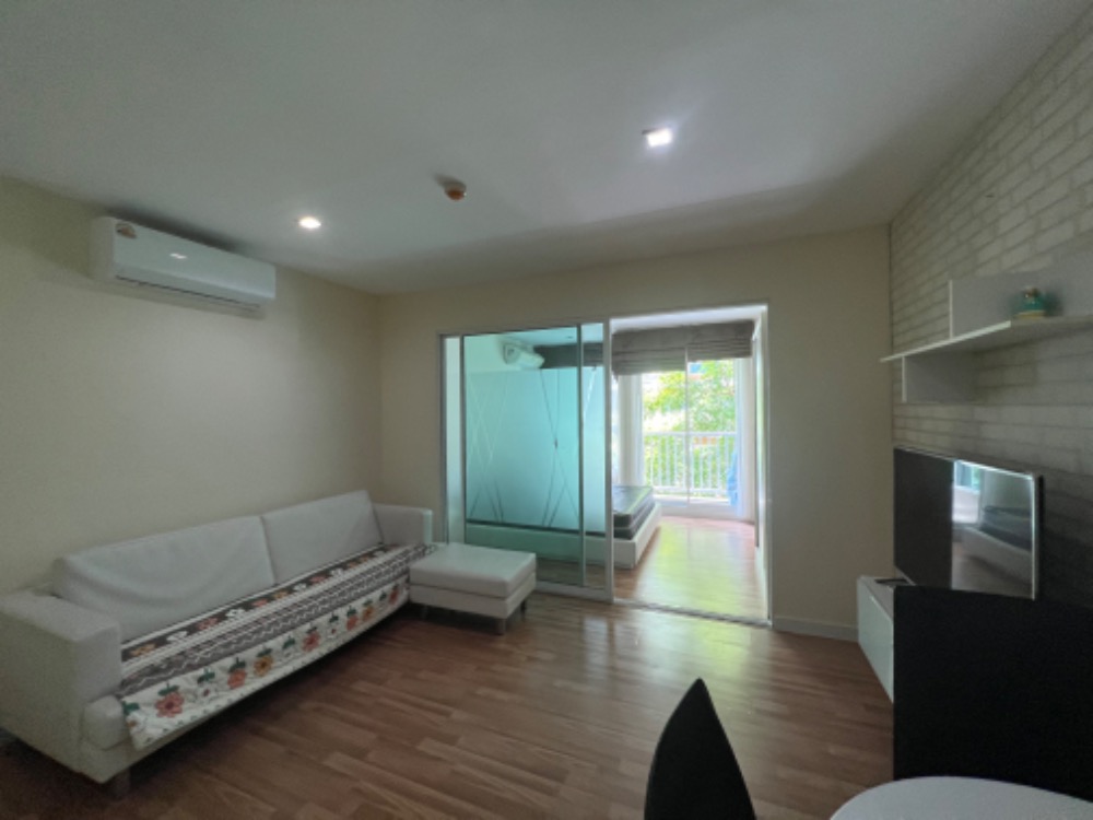 ให้เช่าคอนโดเลียบทางด่วนรามอินทรา : 🏢 ให้เช่า We Condo เอกมัย-รามอินทรา ตึก E วิวสระ แอร์ใหม่