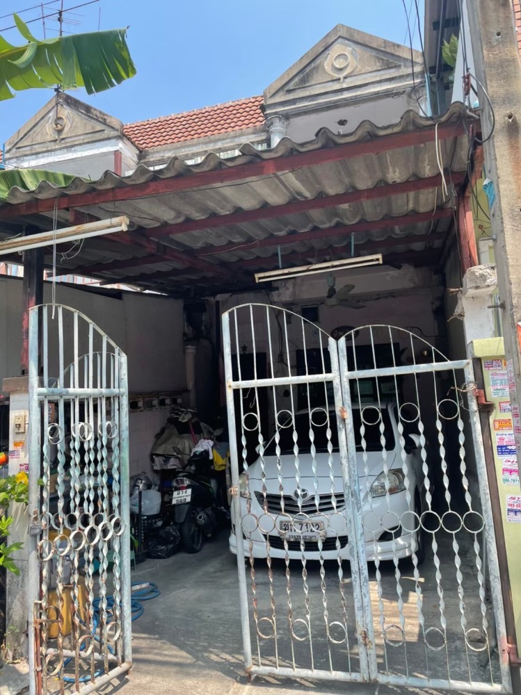For SaleTownhomeThaphra, Talat Phlu, Wutthakat : Townhouse for sale, Intra Villa, Kanlapaphruek 6, call 0999983897