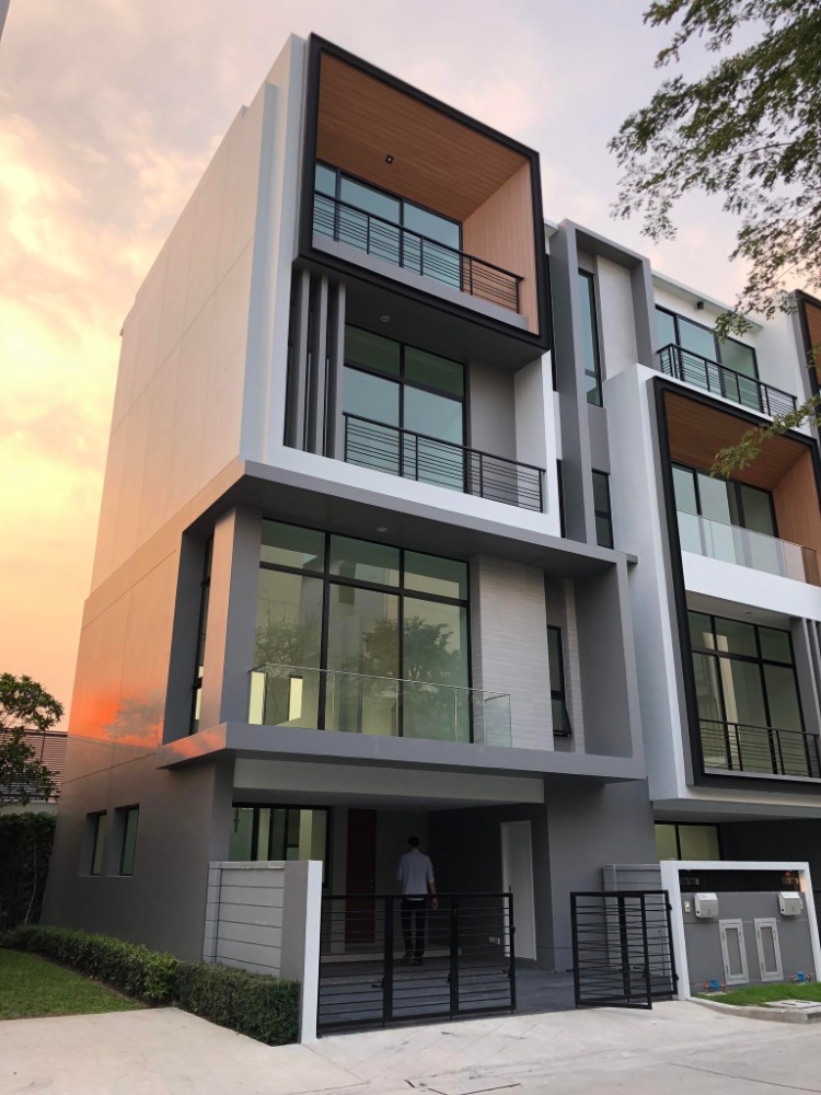 ขายทาวน์โฮมพัฒนาการ ศรีนครินทร์ : S-HNVNS102 ขาย ทาวน์โฮม เนอวานา ดีฟายน์ พระราม 9 ขนาด 22ตร.ว. 3.5ชั้น หน้าบ้านหันทิศตะวันออก พื้นที่ใช้สอย 230ตร.ม. 3นอน 4น้ำ  16 ล้าน  064-959-8900