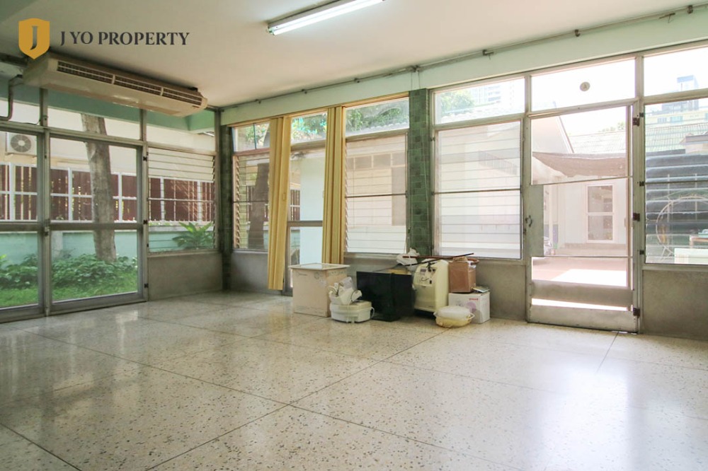 For RentHouseSukhumvit, Asoke, Thonglor : JY-HR299 - For Rent House 2 stories, Detached House, 500 sq.m, 10 Bed, 6 Bath