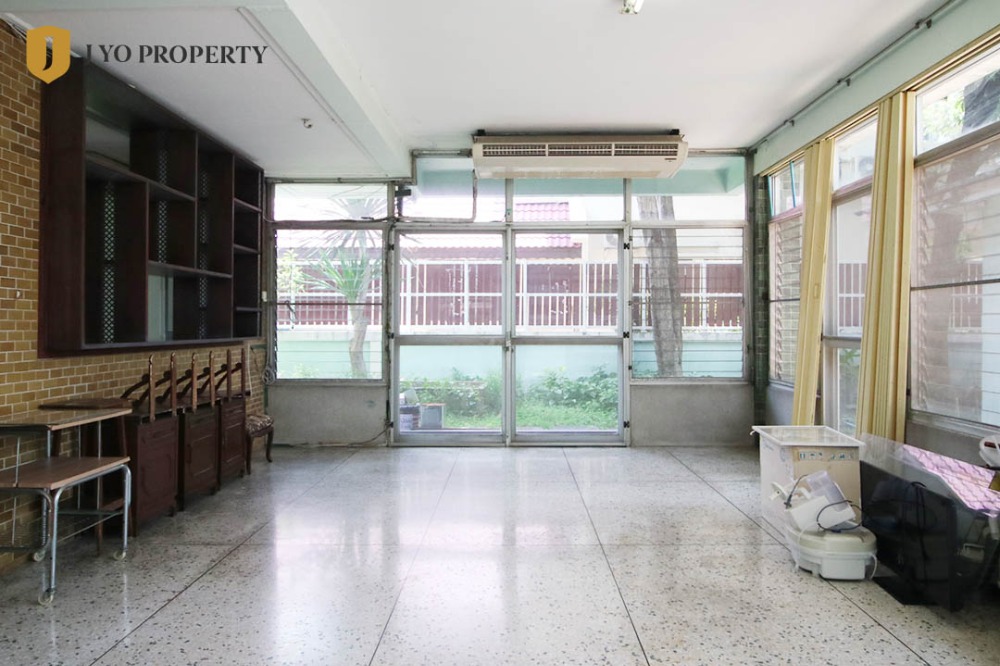 For RentHouseSukhumvit, Asoke, Thonglor : JY-HR299 - For Rent House 2 stories, Detached House, 500 sq.m, 10 Bed, 6 Bath