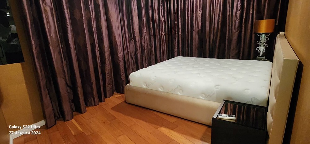 For RentCondoWongwianyai, Charoennakor : • 𝐓𝐡𝐞 𝐑𝐢𝐯𝐞𝐫 • 𝟑 𝐁𝐞𝐝 𝟑 𝐁𝐚𝐭𝐡 • 𝟏𝟒𝟖 𝐒𝐪𝐦. • 𝐑𝐢𝐯𝐞𝐫-𝐕𝐢𝐞𝐰 • 𝐋𝐢𝐧𝐞 𝐈𝐃 : 𝐕𝐚𝐬𝐬𝐢𝐥𝐲