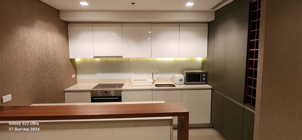 For RentCondoWongwianyai, Charoennakor : • 𝐓𝐡𝐞 𝐑𝐢𝐯𝐞𝐫 • 𝟑 𝐁𝐞𝐝 𝟑 𝐁𝐚𝐭𝐡 • 𝟏𝟒𝟖 𝐒𝐪𝐦. • 𝐑𝐢𝐯𝐞𝐫-𝐕𝐢𝐞𝐰 • 𝐋𝐢𝐧𝐞 𝐈𝐃 : 𝐕𝐚𝐬𝐬𝐢𝐥𝐲