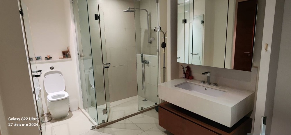 For RentCondoWongwianyai, Charoennakor : • 𝐓𝐡𝐞 𝐑𝐢𝐯𝐞𝐫 • 𝟑 𝐁𝐞𝐝 𝟑 𝐁𝐚𝐭𝐡 • 𝟏𝟒𝟖 𝐒𝐪𝐦. • 𝐑𝐢𝐯𝐞𝐫-𝐕𝐢𝐞𝐰 • 𝐋𝐢𝐧𝐞 𝐈𝐃 : 𝐕𝐚𝐬𝐬𝐢𝐥𝐲